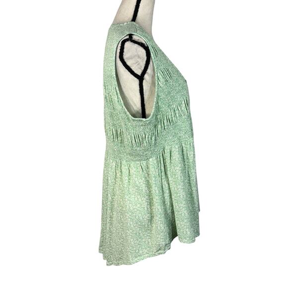 Torrid SZ 2 (2X-Large) Top Sleeveless Floral Hi-Low Hem V-Neck Smocked Button-Up - Picture 3 of 8